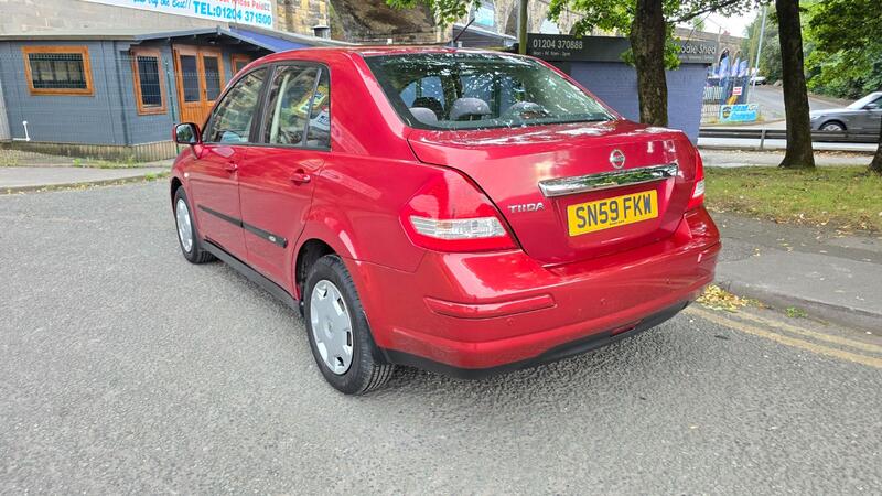 NISSAN TIIDA