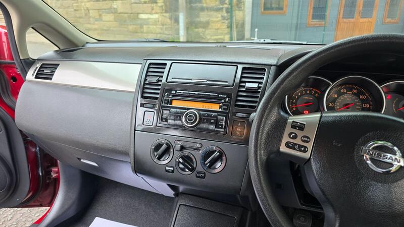 NISSAN TIIDA