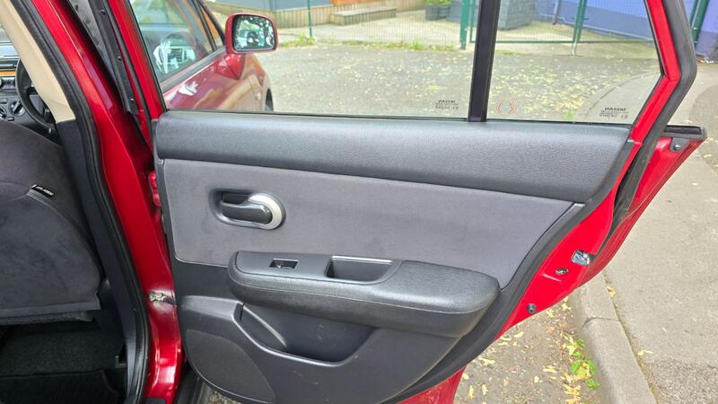NISSAN TIIDA