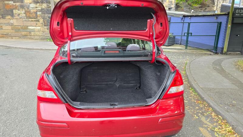 NISSAN TIIDA