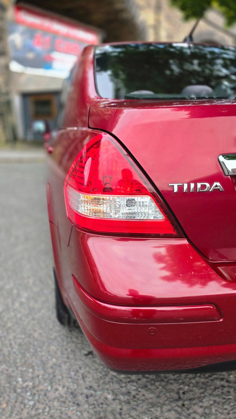 NISSAN TIIDA