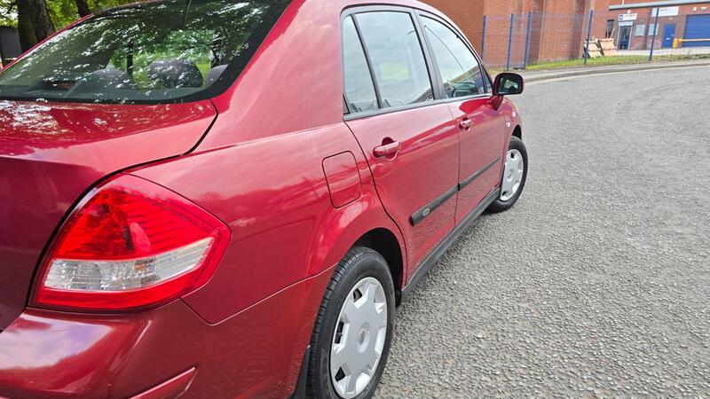 NISSAN TIIDA
