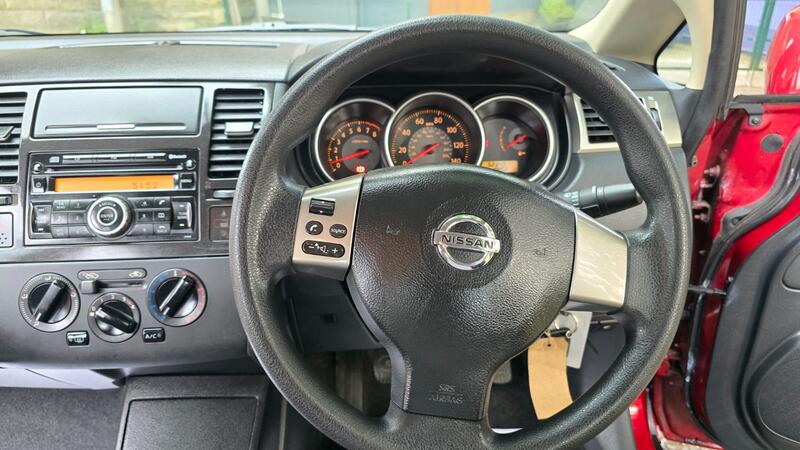 NISSAN TIIDA