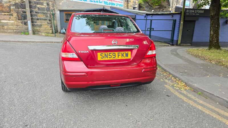 NISSAN TIIDA